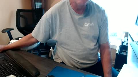 Snapshot of olderandwiser chatting on 6, 7, 2026 Older and Wiser online show from 6, 7, 2026