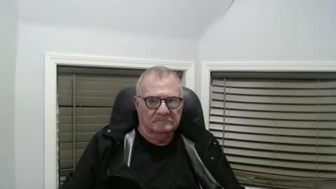 Snapshot of oldguybigd chatting on 27, 9, 2025 oldguybigd online show from 27, 9, 2025