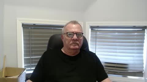 Snapshot of oldguybigd chatting on 12, 10, 2025 oldguybigd online show from 12, 10, 2025