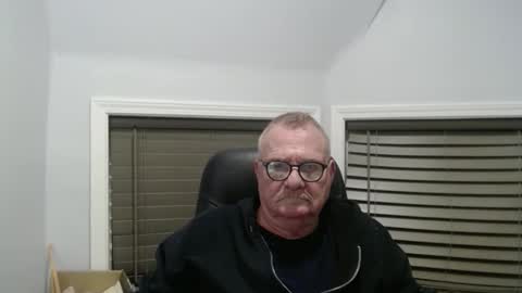 Snapshot of oldguybigd chatting on 22, 10, 2025 oldguybigd online show from 22, 10, 2025