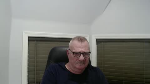 Snapshot of oldguybigd chatting on 8, 11, 2025 oldguybigd online show from 8, 11, 2025