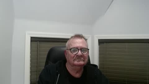 Snapshot of oldguybigd chatting on 26, 11, 2025 oldguybigd online show from 26, 11, 2025