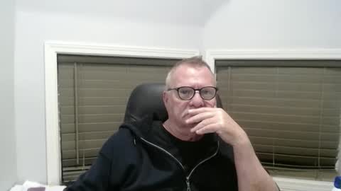 Snapshot of oldguybigd chatting on 30, 11, 2025 oldguybigd online show from 30, 11, 2025