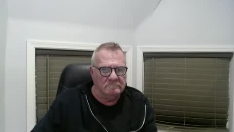 Snapshot of oldguybigd chatting on 2, 12, 2025 oldguybigd online show from 2, 12, 2025