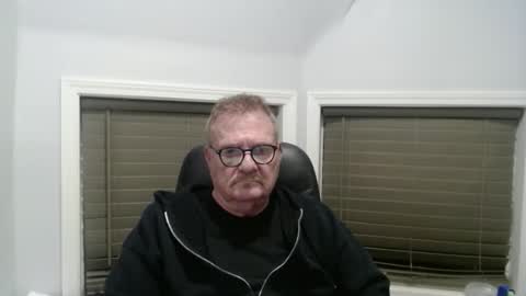 Snapshot of oldguybigd chatting on 16, 12, 2025 oldguybigd online show from 16, 12, 2025