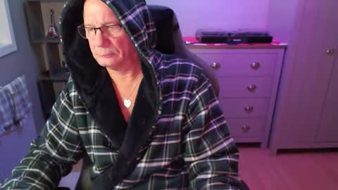 Snapshot of oldveteranuk chatting on 22, 12, 2025 oldveteranuk online show from 22, 12, 2025