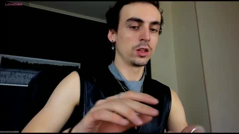 OLIVER MARTINEZ online show from 26, 10, 2025