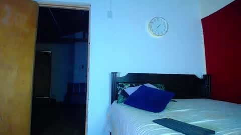 Snapshot of oliver_and_megan chatting on 25, 9, 2025 Oliver and MeganIndependent online show from 25, 9, 2025