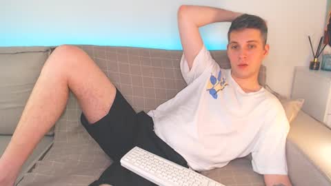 Snapshot of oliver_hort chatting on 28, 1, 2025 Oliver online show from 28, 1, 2025