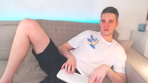 Snapshot of oliver_hort chatting on 28, 2, 2025 Oliver online show from 28, 2, 2025