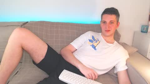 Snapshot of oliver_hort chatting on 8, 3, 2025 Oliver online show from 8, 3, 2025