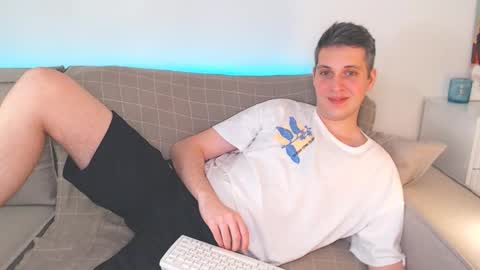 Snapshot of oliver_hort chatting on 12, 3, 2025 Oliver online show from 12, 3, 2025