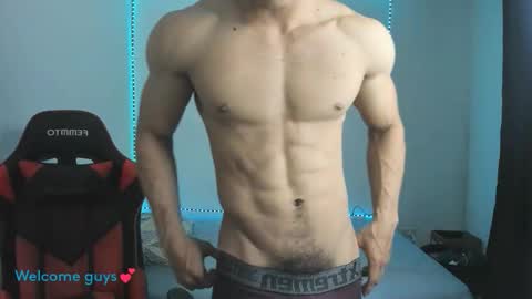 Snapshot of oliver_thompsson chatting on 28, 11, 2025 oliver thompsson online show from 28, 11, 2025