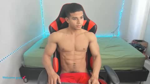 Snapshot of oliver_thompsson chatting on 2, 2, 2026 oliver thompsson online show from 2, 2, 2026