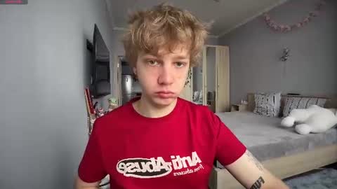 Snapshot of olivertasty chatting on 26, 7, 2026 oliver online show from 26, 7, 2026