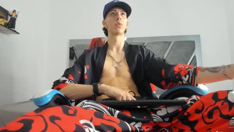 oliverthompson_01 online show from 6, 2, 2025