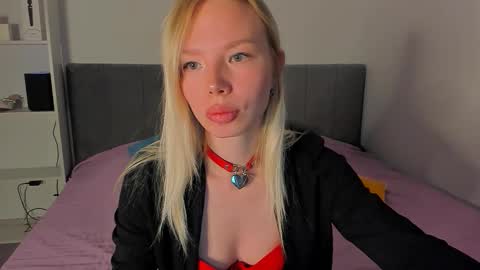 Olivia 3 online show from 16, 11, 2025