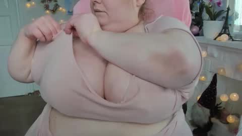 Snapshot of olivia_bud_gold chatting on 16, 2, 2025 Olivia Gold online show from 16, 2, 2025