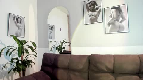Olivia Collins online show from 21, 5, 2026