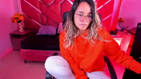  OLIVIA  online show from 5, 5, 2026