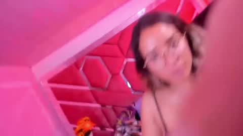  OLIVIA  online show from 8, 5, 2026