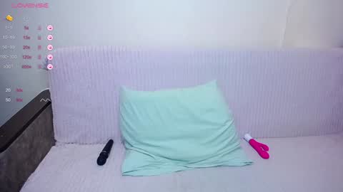 olivia_graceee online show from 3, 12, 2024