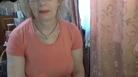 Snapshot of olivia_mia25 chatting on 18, 6, 2026 Olivia Mia online show from 18, 6, 2026