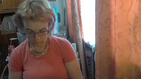 Olivia Mia online show from 28, 6, 2026