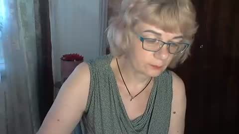 Olivia Mia online show from 4, 7, 2026