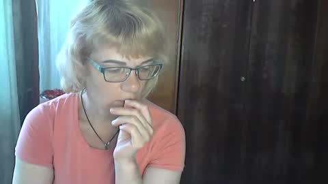 Olivia Mia online show from 10, 7, 2026