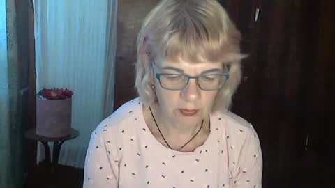 Olivia Mia online show from 18, 7, 2026