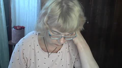 Olivia Mia online show from 28, 7, 2026