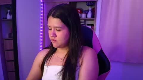 Snapshot of olivia_watson_ chatting on 5, 7, 2026 Olivia online show from 5, 7, 2026