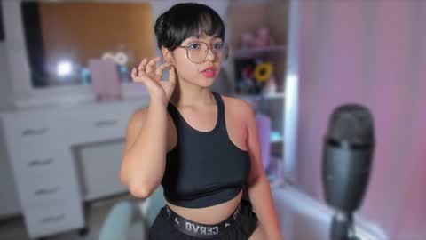 Snapshot of olivia_xd_ chatting on 1, 2, 2025 Olivia online show from 1, 2, 2025