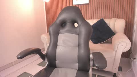 Snapshot of oliviaa_evans chatting on 8, 2, 2025 Olivia Evangelista online show from 8, 2, 2025