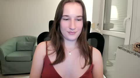 Oliwiaa2004 online show from 5, 12, 2024