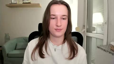 Oliwiaa2004 online show from 21, 12, 2024