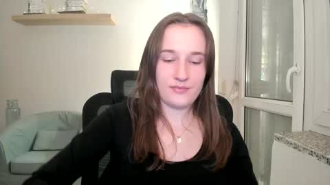 Oliwiaa2004 online show from 28, 12, 2024