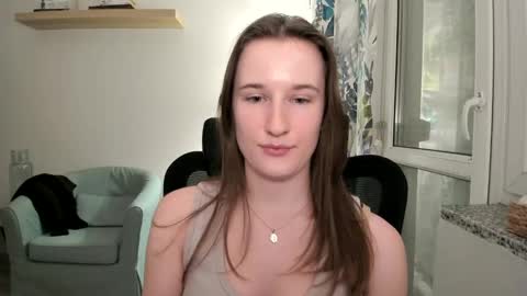 Oliwiaa2004 online show from 7, 1, 2025