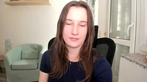 Oliwiaa2004 online show from 6, 2, 2025