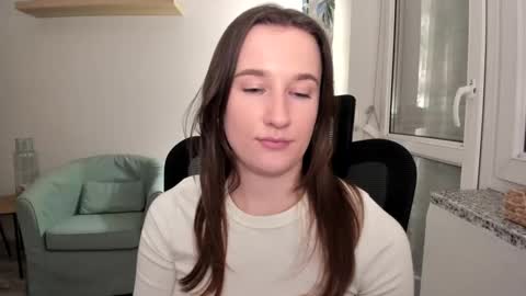 Oliwiaa2004 online show from 13, 2, 2025