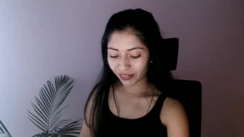oliviaaa__ online show from 28, 4, 2026