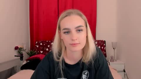 Snapshot of oliviahappy chatting on 8, 2, 2025 oliviaBeauty online show from 8, 2, 2025