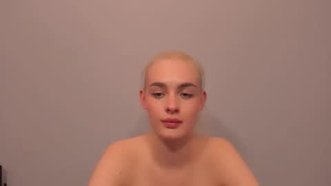 oliviaBeauty online show from 15, 3, 2026