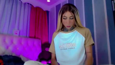 oliviahot01 online show from 30, 4, 2026