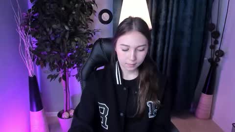 Snapshot of olivialangs chatting on 6, 3, 2026 olivialangs online show from 6, 3, 2026