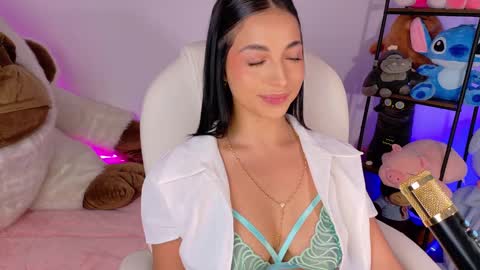 Olivia Mcneill  online show from 15, 9, 2025