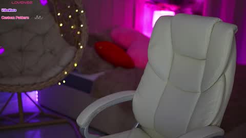 Snapshot of oliviamoore_ chatting on 15, 3, 2026 Olivia online show from 15, 3, 2026