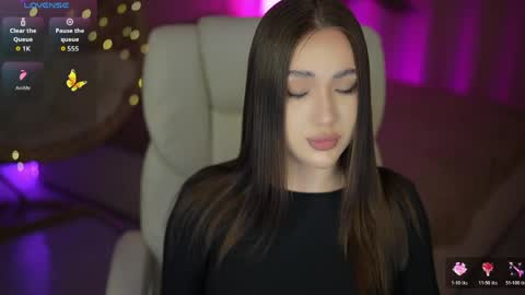 Snapshot of oliviamoore_ chatting on 10, 5, 2026 Olivia online show from 10, 5, 2026