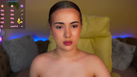 Snapshot of oliviamoore_ chatting on 17, 6, 2026 Olivia online show from 17, 6, 2026